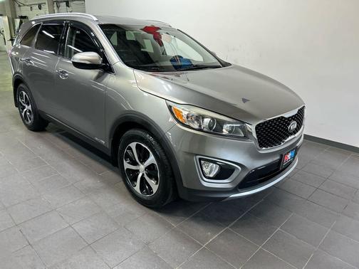 Titanium Silver 2017 Kia Sorento EX