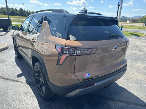 Autumn Harvest Metallic 2027 Chevrolet Equinox 1LT