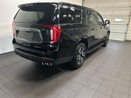 Onyx Black 2023 GMC Yukon XL 4WD AT4