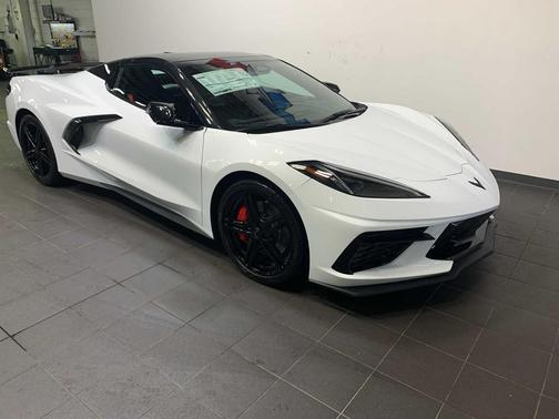 Arctic White 2026 Chevrolet Corvette Stingray w/2LT