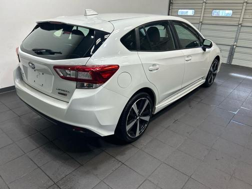 Crystal White Pearl 2019 Subaru Impreza 2.0i Sport
