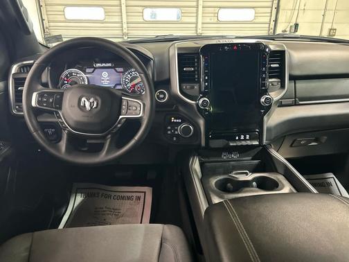 Diamond Black Crystal Pearlcoat 2025 RAM 1500 Big Horn/Lone Star