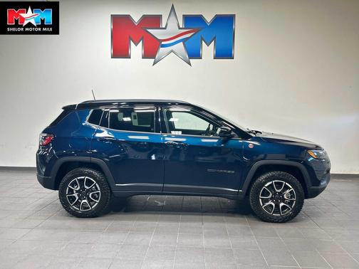 Fathom Blue Pearl Coat 2026 Jeep Compass Trailhawk