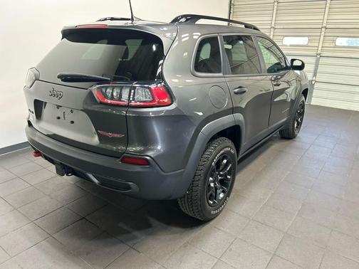 Granite Crystal Metallic Clearcoat 2022 Jeep Cherokee Trailhawk