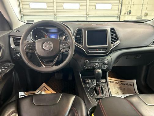 Granite Crystal Metallic Clearcoat 2022 Jeep Cherokee Trailhawk
