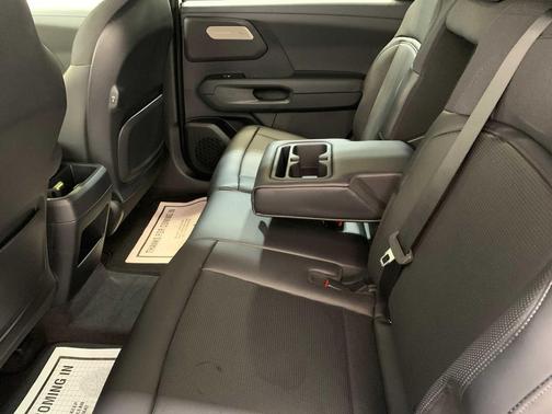 GLACIAL WHITE 2027 Kia Telluride LX