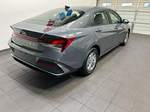 Ecotronic Gray 2026 Hyundai ELANTRA SE