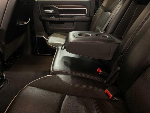 2022 RAM 2500 Laramie Crew Cab 4x4 6'4' Box