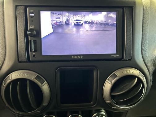 Granite Crystal Metallic Clearcoat 2016 Jeep Wrangler Unlimited Sport