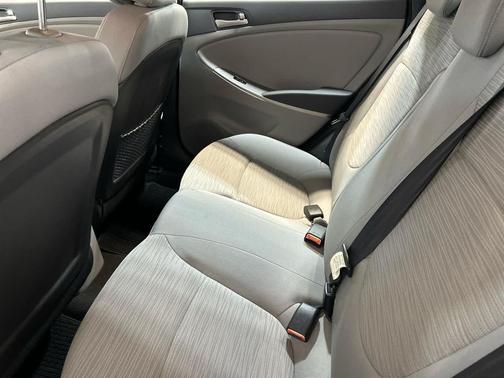 Triathlon Gray Metallic 2016 Hyundai Accent SE