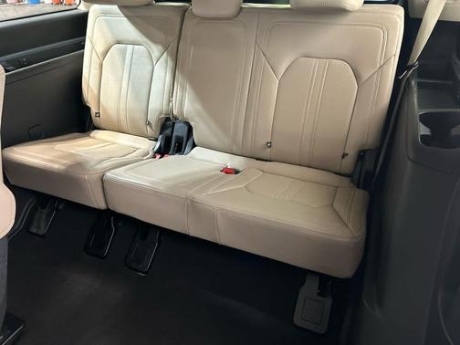 Oxford White 2024 Ford Expedition Limited