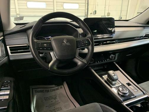 2022 Mitsubishi Outlander SE