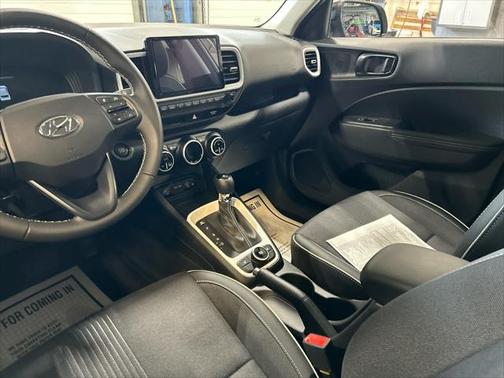 2025 Hyundai VENUE Limited