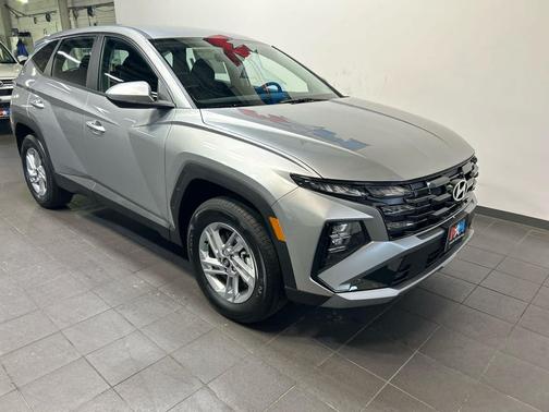 Shimmering Silver 2026 Hyundai TUCSON SE