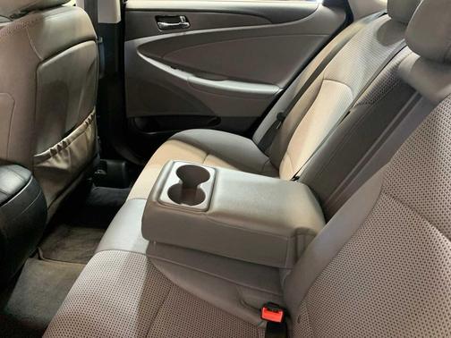 2011 Hyundai SONATA SE
