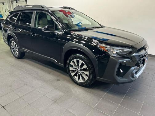 Crystal Black Silica 2025 Subaru Outback Limited XT