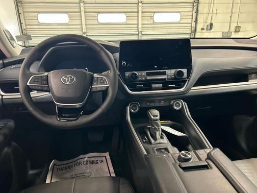 Wind Chill Pearl 2026 Toyota Grand Highlander Platinum
