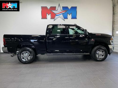 2025 RAM 2500 Tradesman Crew Cab 4x4 6'4' Box