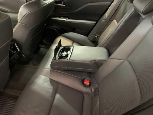 2025 Toyota Crown Platinum