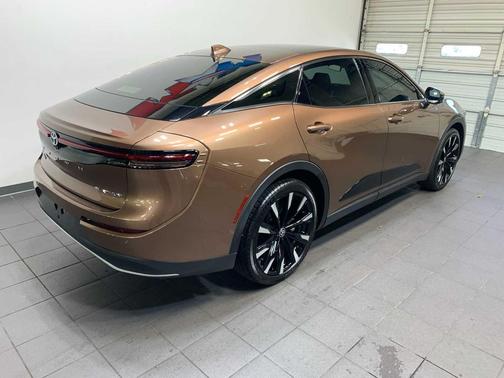 2025 Toyota Crown Platinum