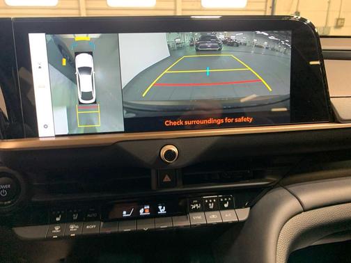 2025 Toyota Crown Platinum