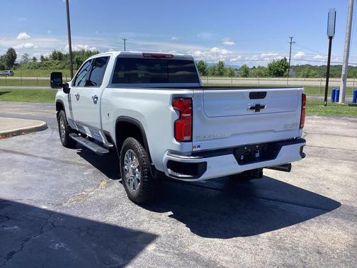 Polar White Tricoat 2026 Chevrolet Silverado 2500 High Country