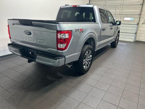 ICONIC SILVER METALLIC 2021 Ford F-150 XL