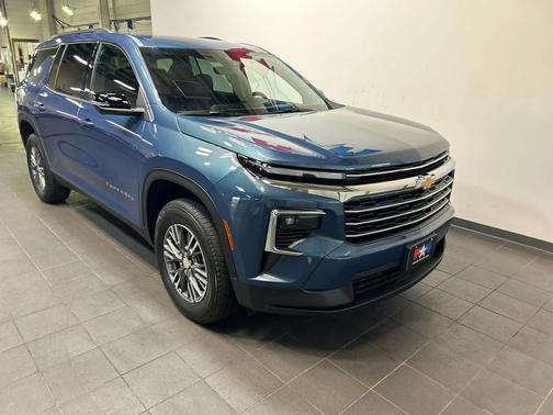 Lakeshore Blue Metallic 2026 Chevrolet Traverse LT