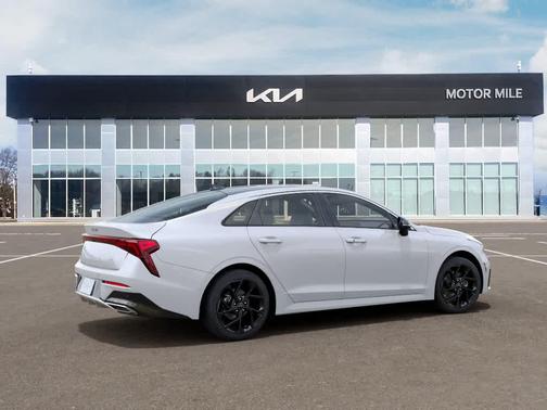 SNOW WHITE 2026 Kia K5 GT-Line FWD