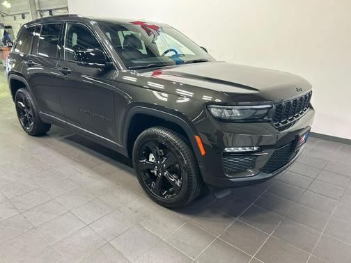 Rocky Mountain Pearlcoat 2025 Jeep Grand Cherokee Limited