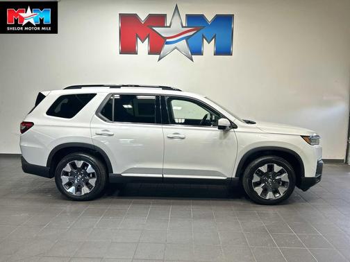 Platinum White Pearl 2026 Honda Pilot Touring 8-Passenger