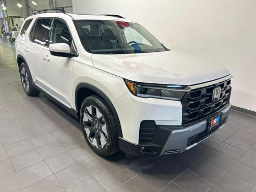 Platinum White Pearl 2026 Honda Pilot Touring 8-Passenger