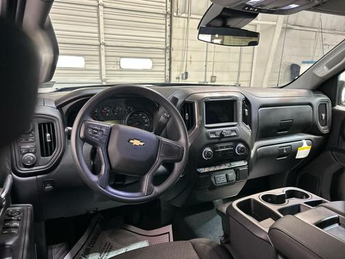Black 2026 Chevrolet Silverado 1500 Custom