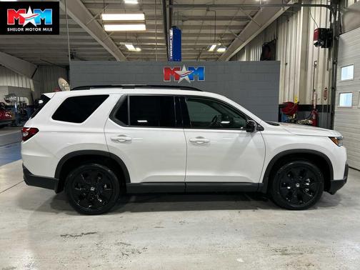 Platinum White Pearl 2026 Honda Pilot Black Edition