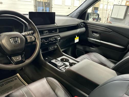 Platinum White Pearl 2026 Honda Pilot Black Edition