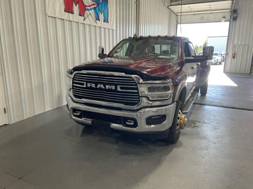 Delmonico Red Pearlcoat 2022 RAM 3500 Laramie Crew Cab 4x4 8' Box