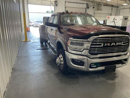 Delmonico Red Pearlcoat 2022 RAM 3500 Laramie Crew Cab 4x4 8' Box