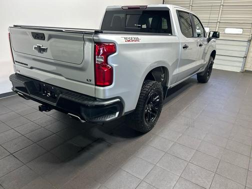 Silver Ice Metallic 2021 Chevrolet Silverado 1500 LT Trail Boss