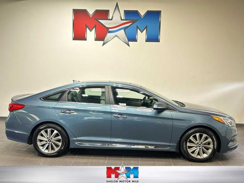 Nouveau Blue 2017 Hyundai SONATA Sport