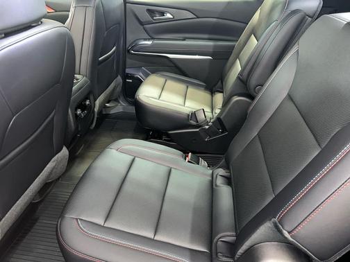Mosaic Black Metallic 2026 Chevrolet Traverse AWD Z71