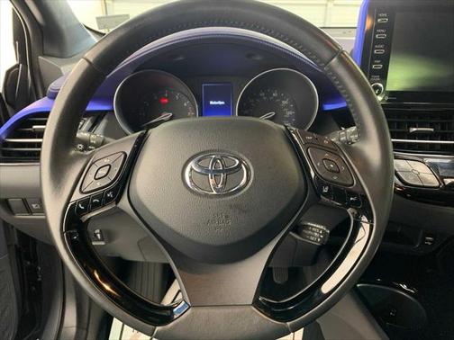 2022 Toyota C-HR XLE