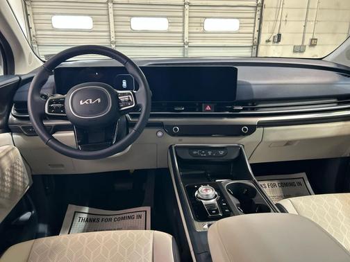 Snow White Pearl 2026 Kia Carnival Hybrid SX