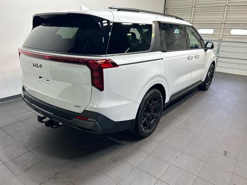 Snow White Pearl 2026 Kia Carnival Hybrid SX