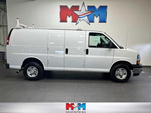 Summit White 2018 Chevrolet Express 2500 Work Van