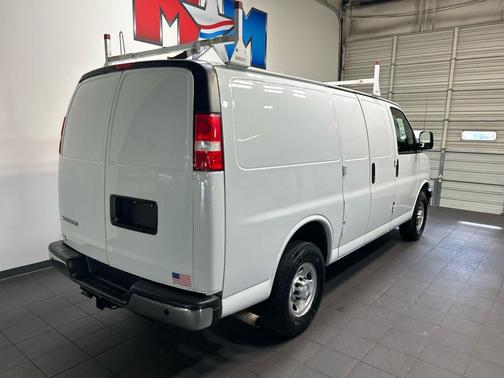 Summit White 2018 Chevrolet Express 2500 Work Van