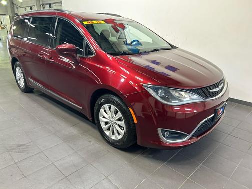 Velvet Red Pearlcoat 2017 Chrysler Pacifica Touring-L