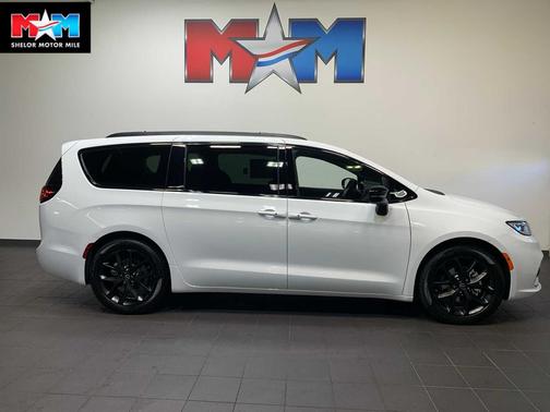 2026 Chrysler Pacifica Limited