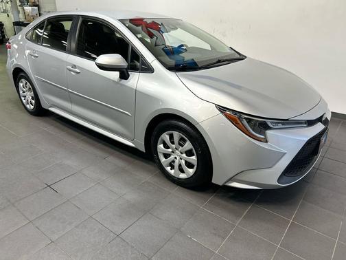 Classic Silver Metallic 2022 Toyota Corolla LE