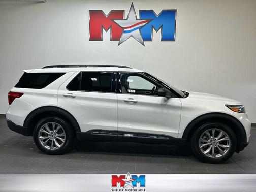 Star White Metallic Tri-Coat 2023 Ford Explorer XLT