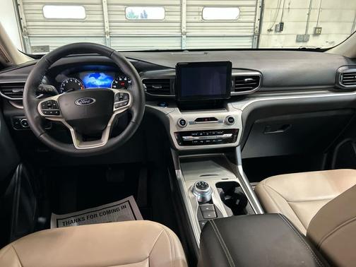 Star White Metallic Tri-Coat 2023 Ford Explorer XLT